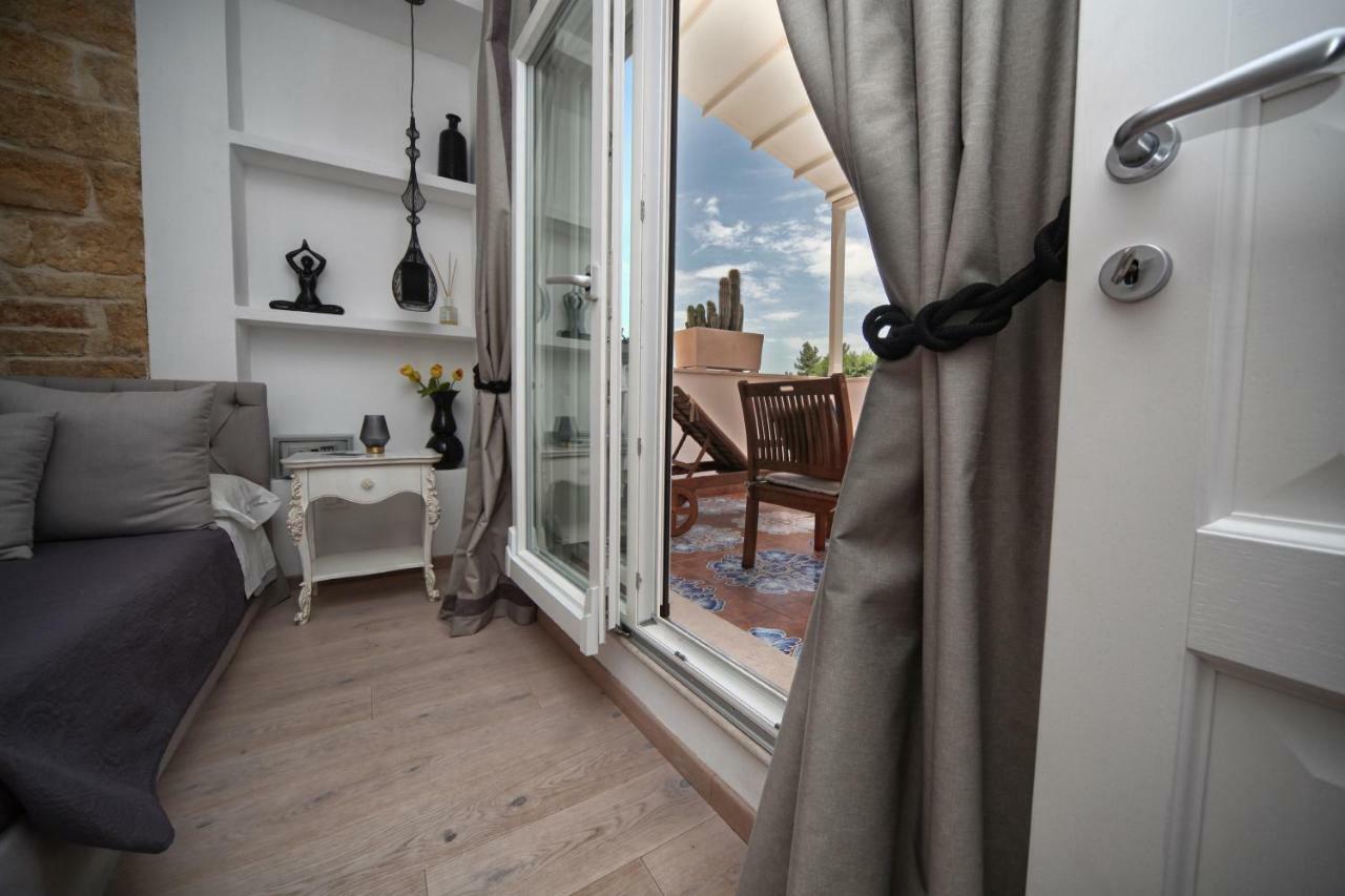 Mare Versus Luxury Suites Barletta Exteriör bild